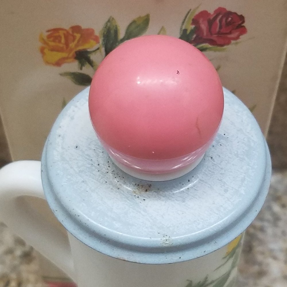 Avon Demi-Cup “To A Wild Rose” Full of Foaming Bath Oil 3 Fl. Oz. - Picture 8 of 11